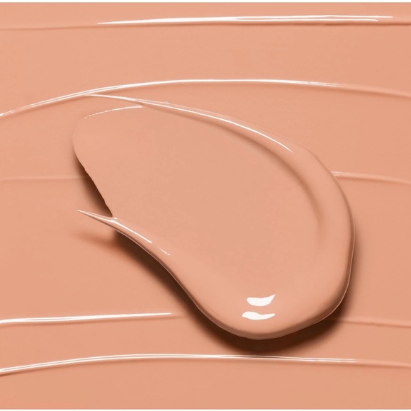 Jaclyn Cosmetics: Lip Gloss, Poutspoken Liquid Lipstick &Accent highlighter - Picture 5 of 12